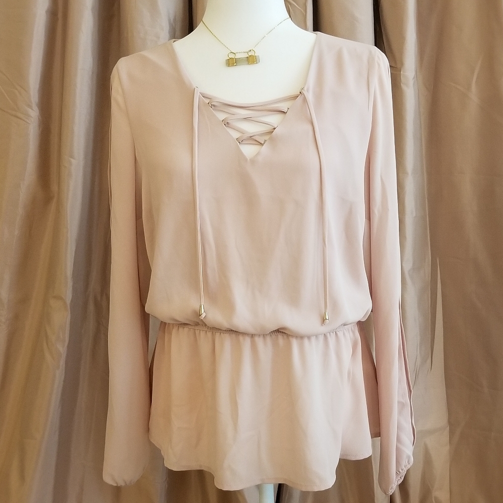 NWOT Thalia Sodi Pink Peplum Blouse Medium